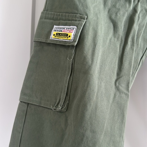 Women’s Green Cargo Pants Size S - Elastic Waist - Casual Utility Style - Picture 5 of 12